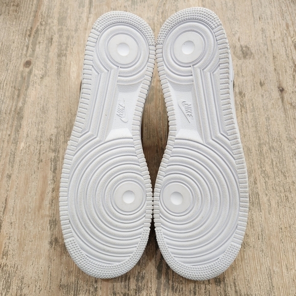 Nike Air, Air Force 1 Metallic Gold-White CQ6566-700 Sneakers, US Men's 14.5 - Picture 9 of 9